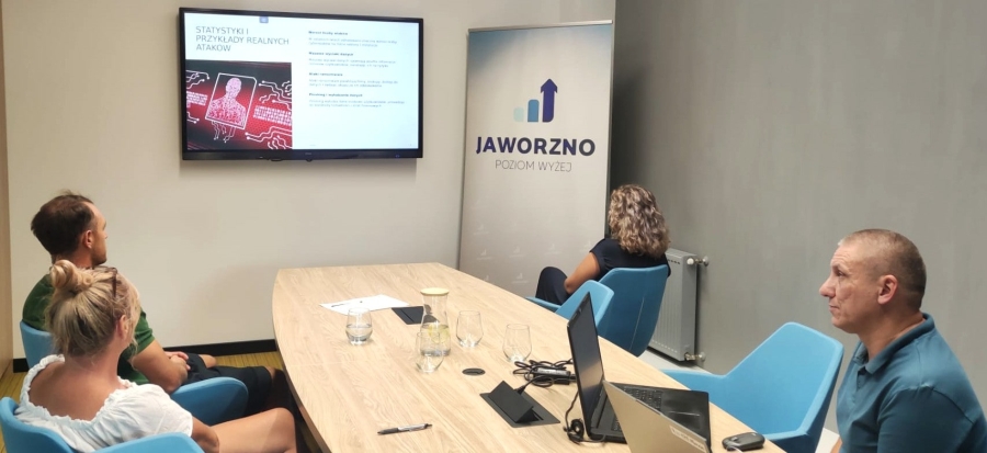 Zagrożenia w sieci a cyberhigiena! Zadbaj o nią razem z nami  BEZPŁATNY WARSZTAT  5 WRZEŚNIA