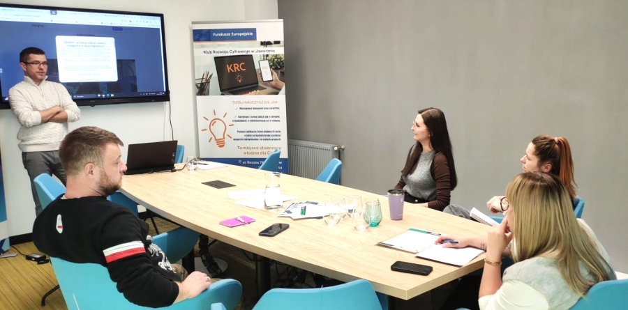 Fotorelacja: „Bądź widoczny w sieci i odśwież swoją markę razem z nami! Kompendium wiedzy dla przedsiębiorców”