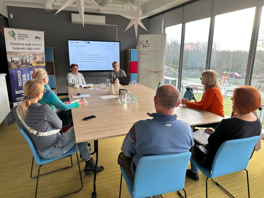 Moduł VIII - Bezpłatne narzędzia KSeF – e-mikrofirma powiązana z KSeF oraz dodatkowe funkcjonalności KSeF  BEZPŁATNY WARSZTAT 17 GRUDNIA